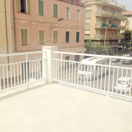 Casa Vacanza! A 50M Dal Mare! Bordighera Exterior photo